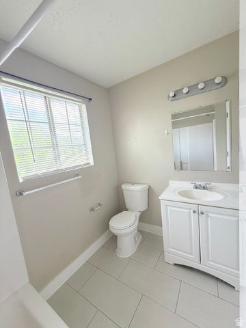 627 S JAKE GARN BLVD, Salt Lake City, UT 84104