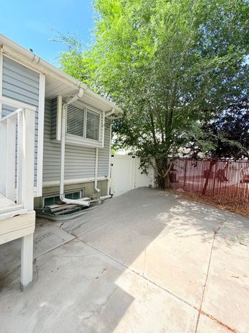 627 S JAKE GARN BLVD, Salt Lake City, UT 84104