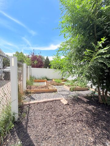 627 S JAKE GARN BLVD, Salt Lake City, UT 84104