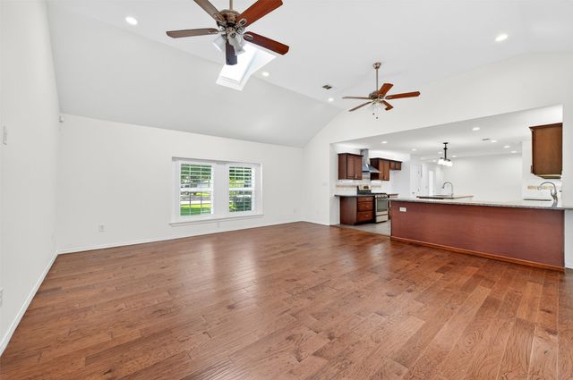 313 King Richard Street, Irving, TX 75061