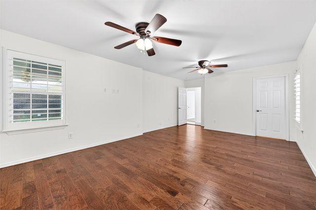 313 King Richard Street, Irving, TX 75061