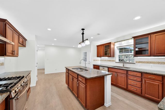313 King Richard Street, Irving, TX 75061