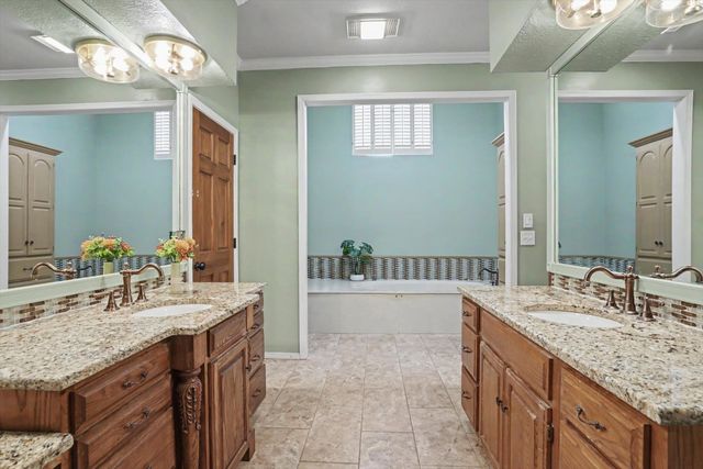 8919 S Lakewood Avenue, Tulsa, OK 74137