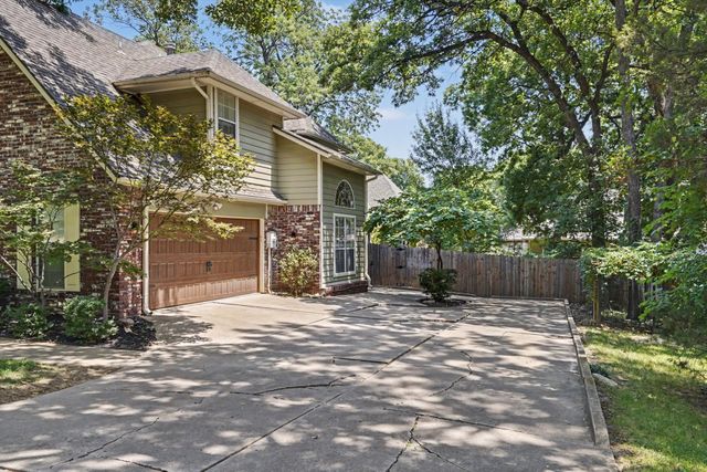 8919 S Lakewood Avenue, Tulsa, OK 74137