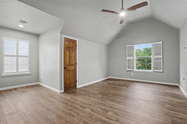 8919 S Lakewood Avenue, Tulsa, OK 74137