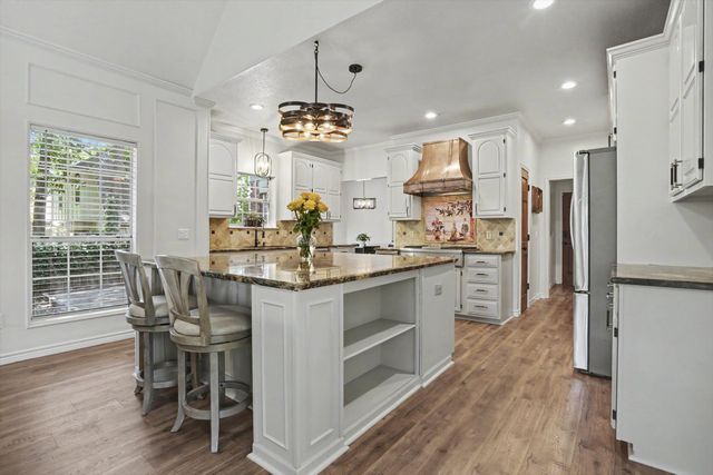 8919 S Lakewood Avenue, Tulsa, OK 74137