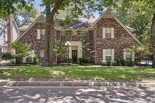 8919 S Lakewood Avenue, Tulsa, OK 74137