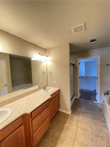 767 N Rupple Road, Fayetteville, AR 72704