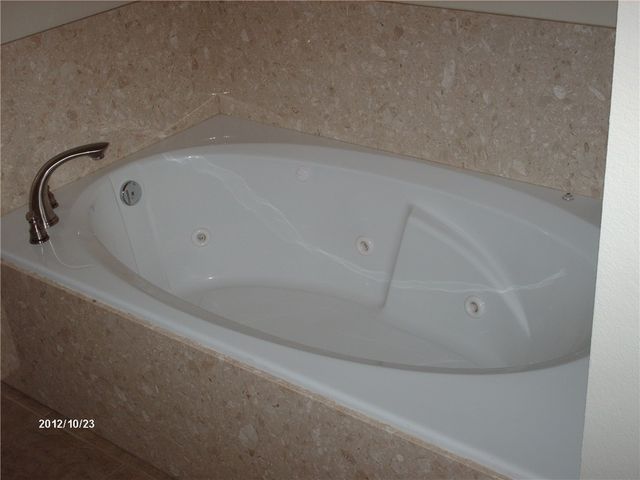 767 N Rupple Road, Fayetteville, AR 72704