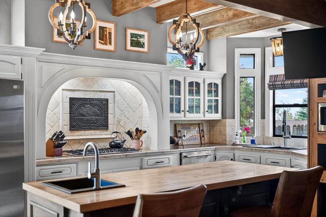 865 El Oro Dr, Auburn, CA 95603