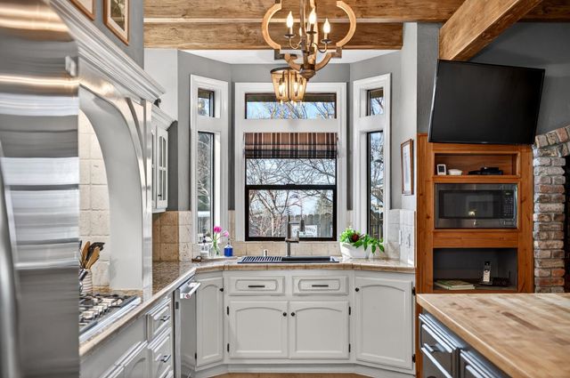 865 El Oro Dr, Auburn, CA 95603