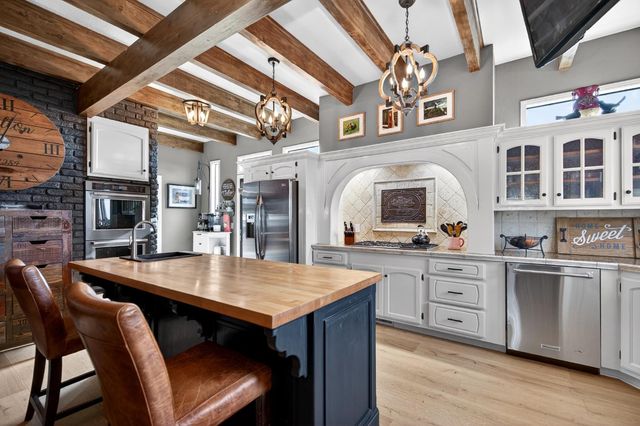 865 El Oro Dr, Auburn, CA 95603