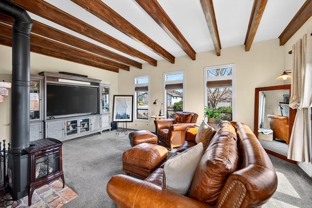 865 El Oro Dr, Auburn, CA 95603