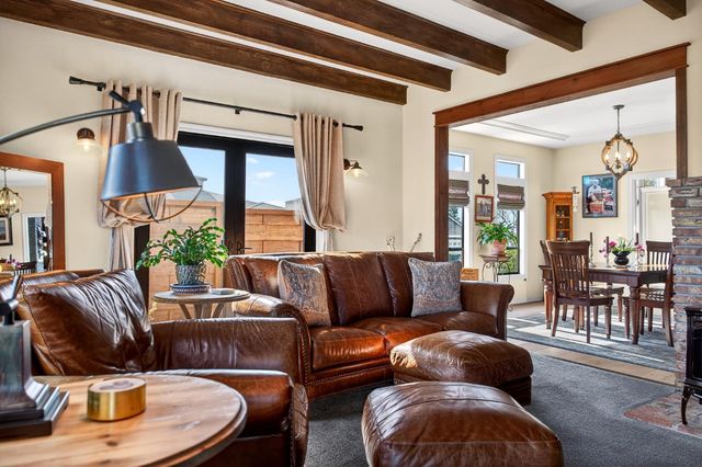 865 El Oro Dr, Auburn, CA 95603