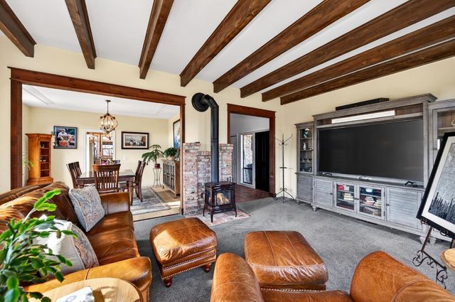 865 El Oro Dr, Auburn, CA 95603