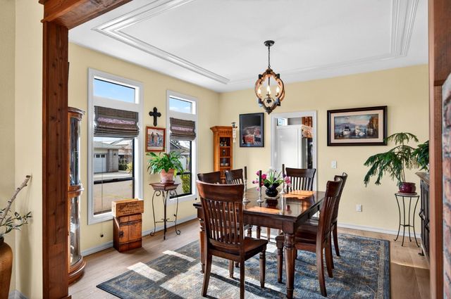 865 El Oro Dr, Auburn, CA 95603