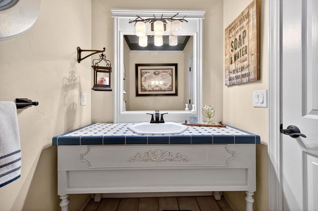 865 El Oro Dr, Auburn, CA 95603