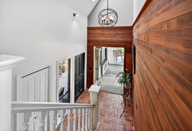 865 El Oro Dr, Auburn, CA 95603