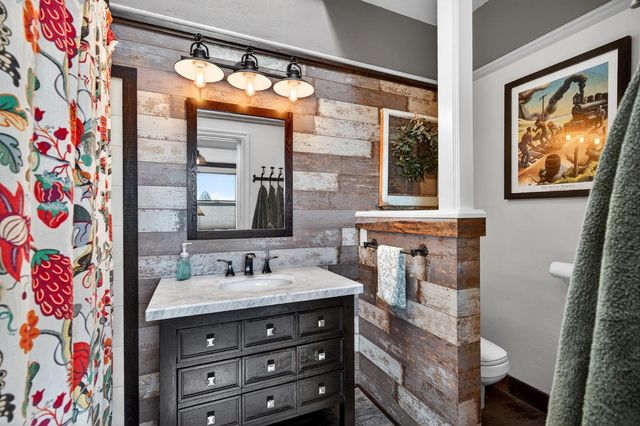 865 El Oro Dr, Auburn, CA 95603