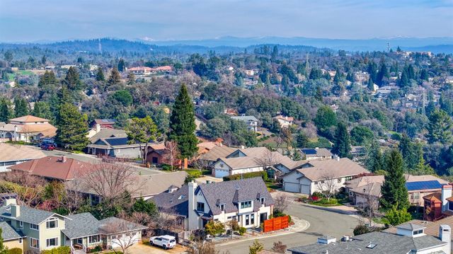 865 El Oro Dr, Auburn, CA 95603