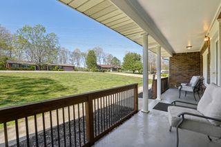 550 Lakeview Cir, Tennessee Ridge, TN 37178