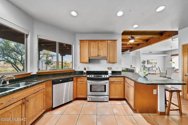 9742 N Camino Del Plata, Tucson, AZ 85742