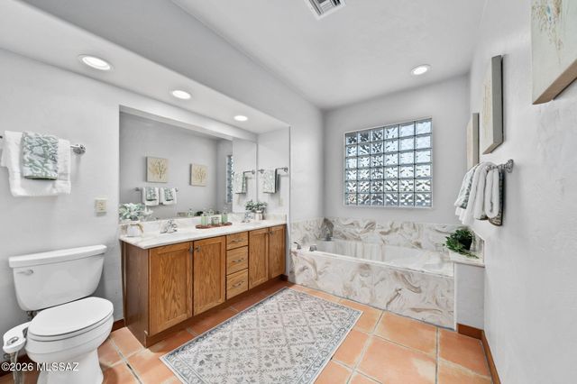 9742 N Camino Del Plata, Tucson, AZ 85742