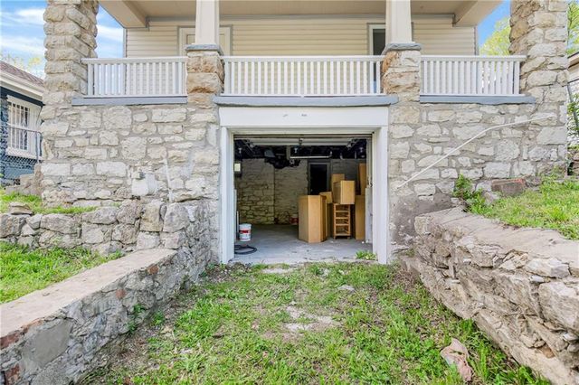 2722 Raytown Road, Kansas City, MO 64128