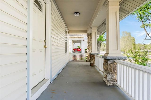 2722 Raytown Road, Kansas City, MO 64128