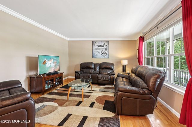 3 Macintosh Court, Jackson, NJ 08527