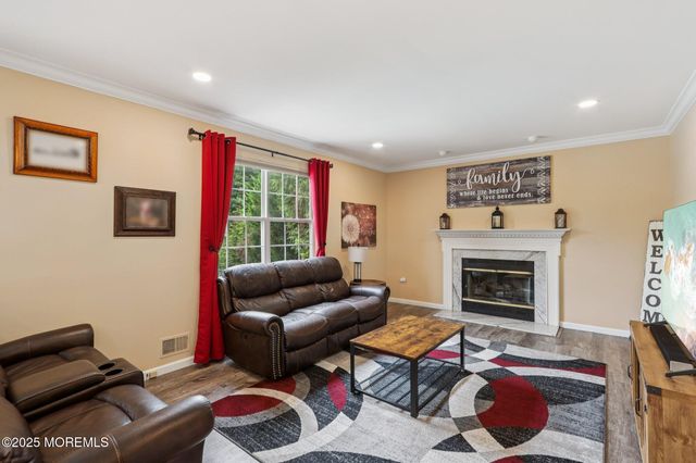 3 Macintosh Court, Jackson, NJ 08527