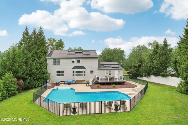 3 Macintosh Court, Jackson, NJ 08527