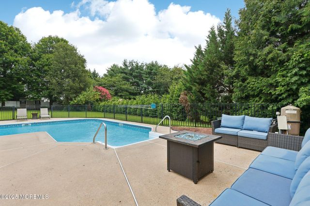 3 Macintosh Court, Jackson, NJ 08527