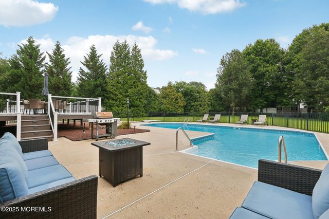 3 Macintosh Court, Jackson, NJ 08527
