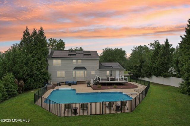 3 Macintosh Court, Jackson, NJ 08527