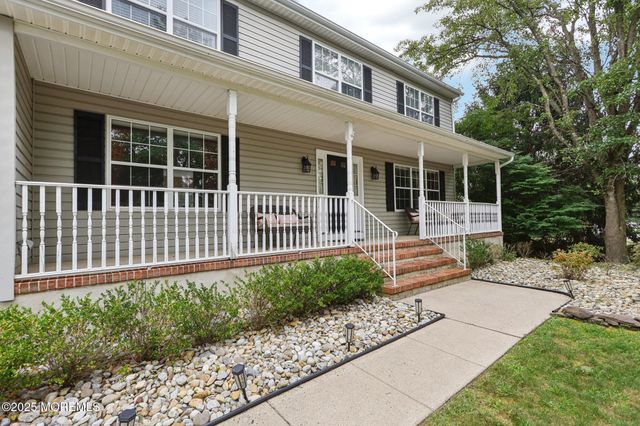 3 Macintosh Court, Jackson, NJ 08527