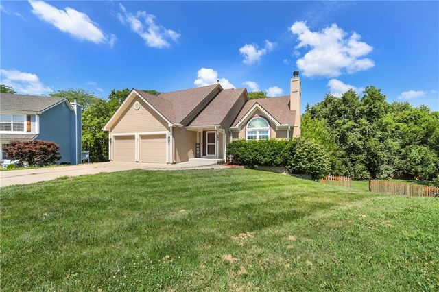 604 Hawthorne Place, Liberty, MO 64068