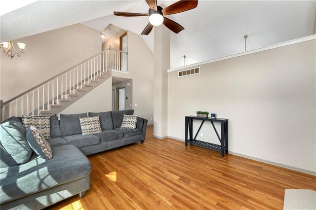 604 Hawthorne Place, Liberty, MO 64068