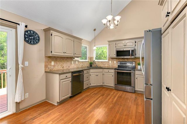 604 Hawthorne Place, Liberty, MO 64068