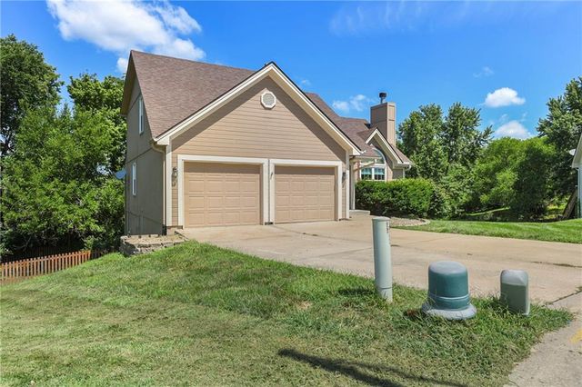 604 Hawthorne Place, Liberty, MO 64068