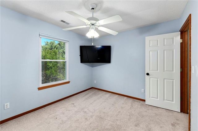 604 Hawthorne Place, Liberty, MO 64068