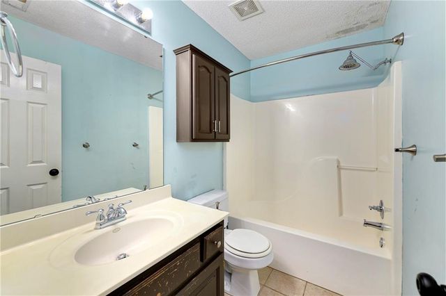 604 Hawthorne Place, Liberty, MO 64068