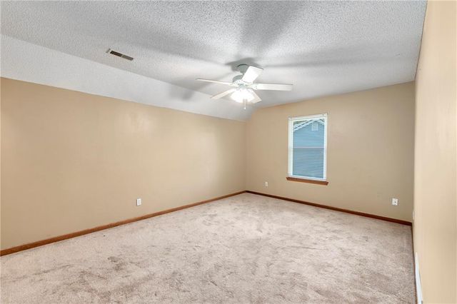 604 Hawthorne Place, Liberty, MO 64068