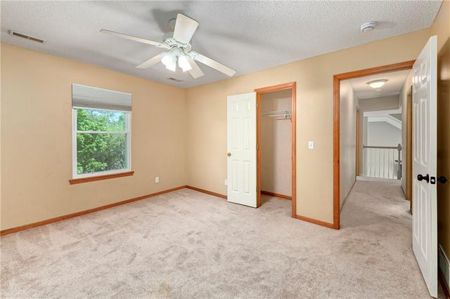 604 Hawthorne Place, Liberty, MO 64068