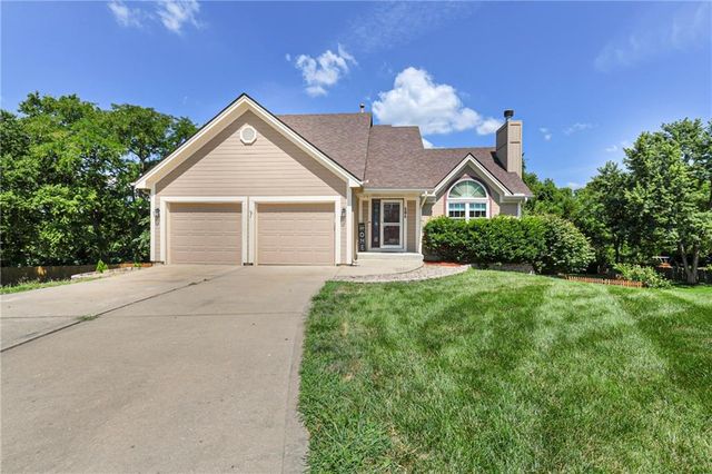 604 Hawthorne Place, Liberty, MO 64068