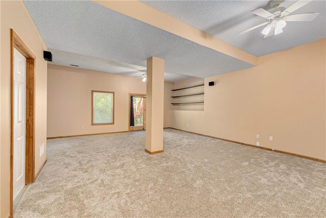 604 Hawthorne Place, Liberty, MO 64068