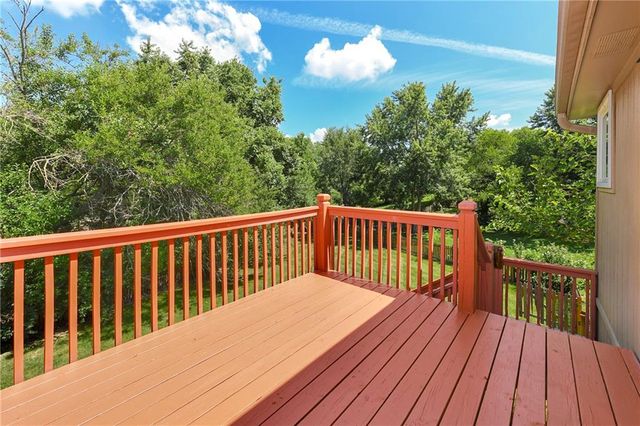 604 Hawthorne Place, Liberty, MO 64068