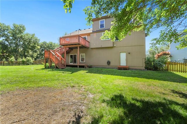 604 Hawthorne Place, Liberty, MO 64068
