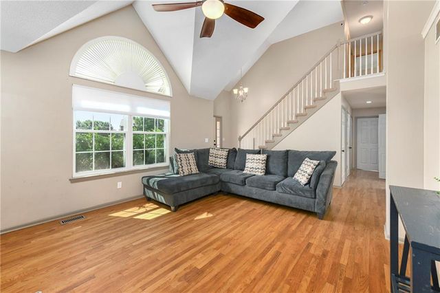 604 Hawthorne Place, Liberty, MO 64068