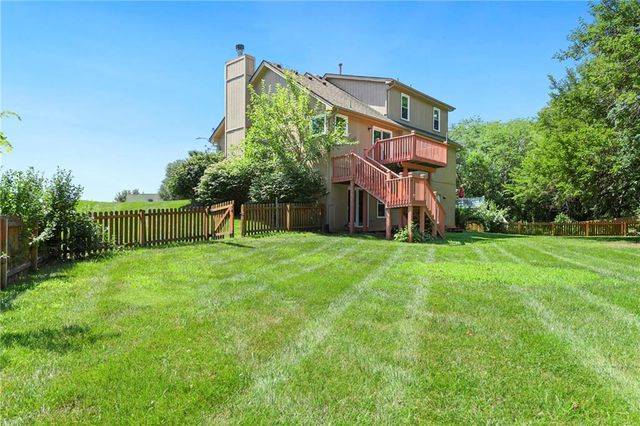 604 Hawthorne Place, Liberty, MO 64068